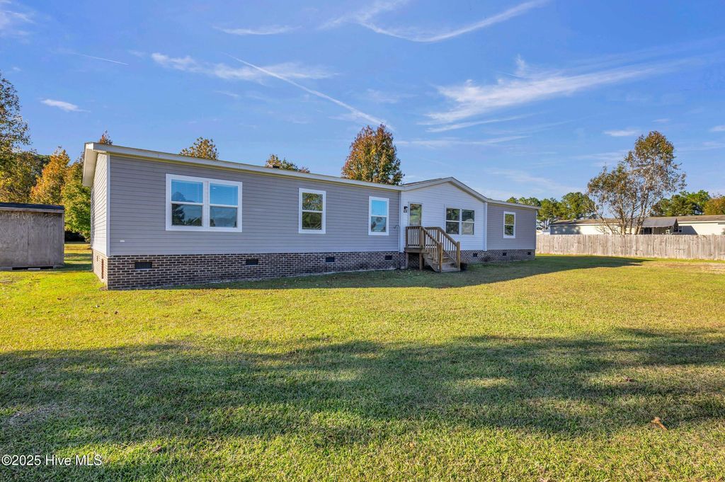 Photo of 424 Turkey Creek Road, Rocky Point, NC 28457 (MLS # 100540708)