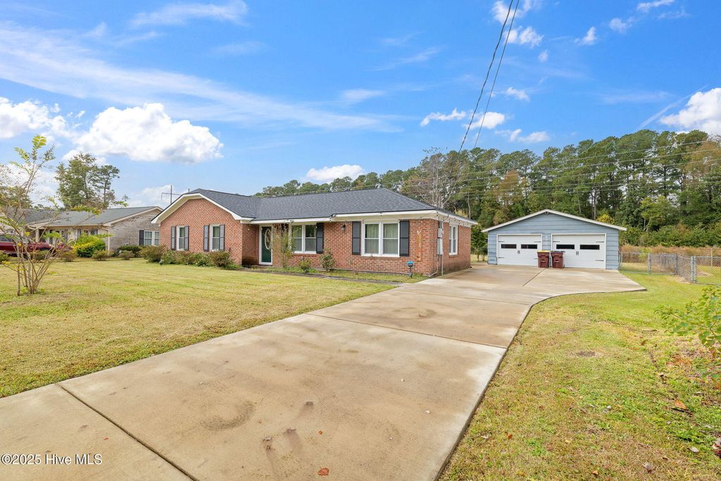Photo of 805 Spring Valley Road, Wilmington, NC 28405 (MLS # 100539141)