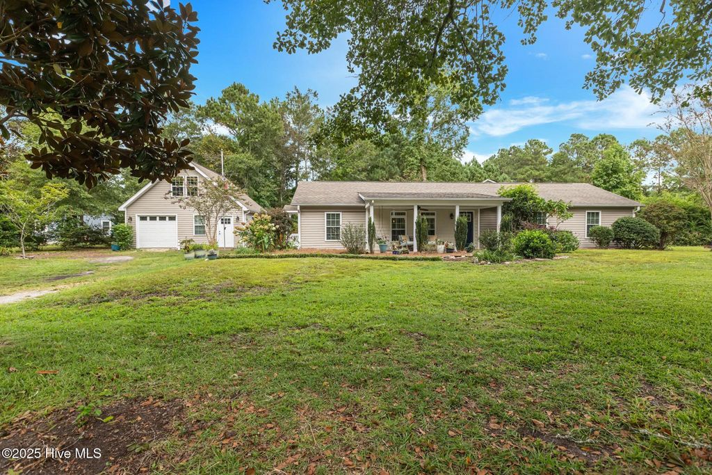 Photo of 300 Sand Dollar Lane, Hampstead, NC 28443 (MLS # 100531937)