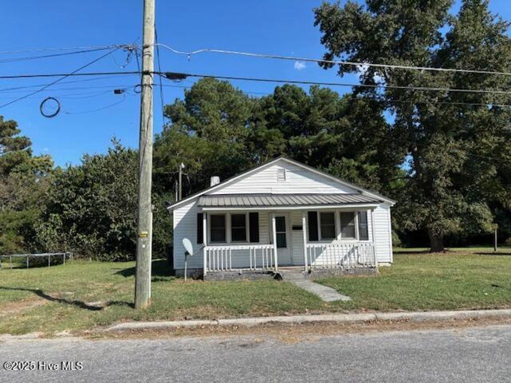 Photo of 3645 Williams Street, Farmville, NC 27828 (MLS # 100531795)