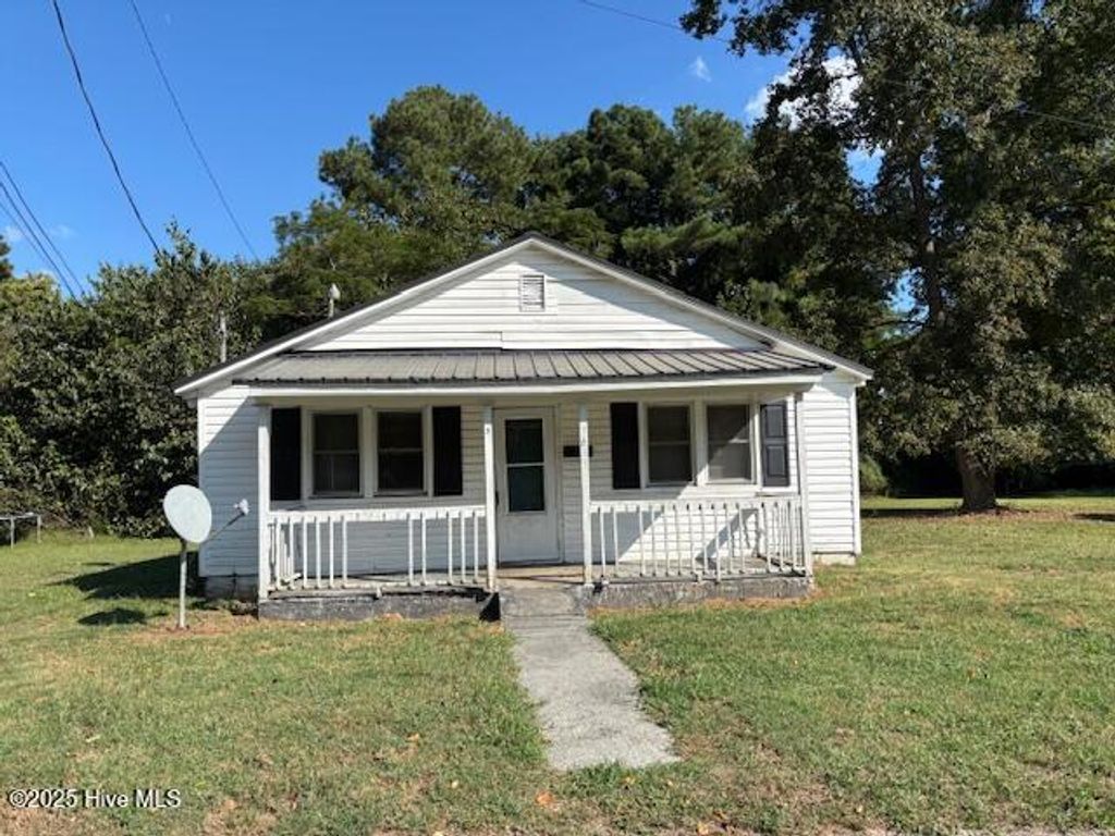 Photo of 3645 Williams Street, Farmville, NC 27828 (MLS # 100531795)