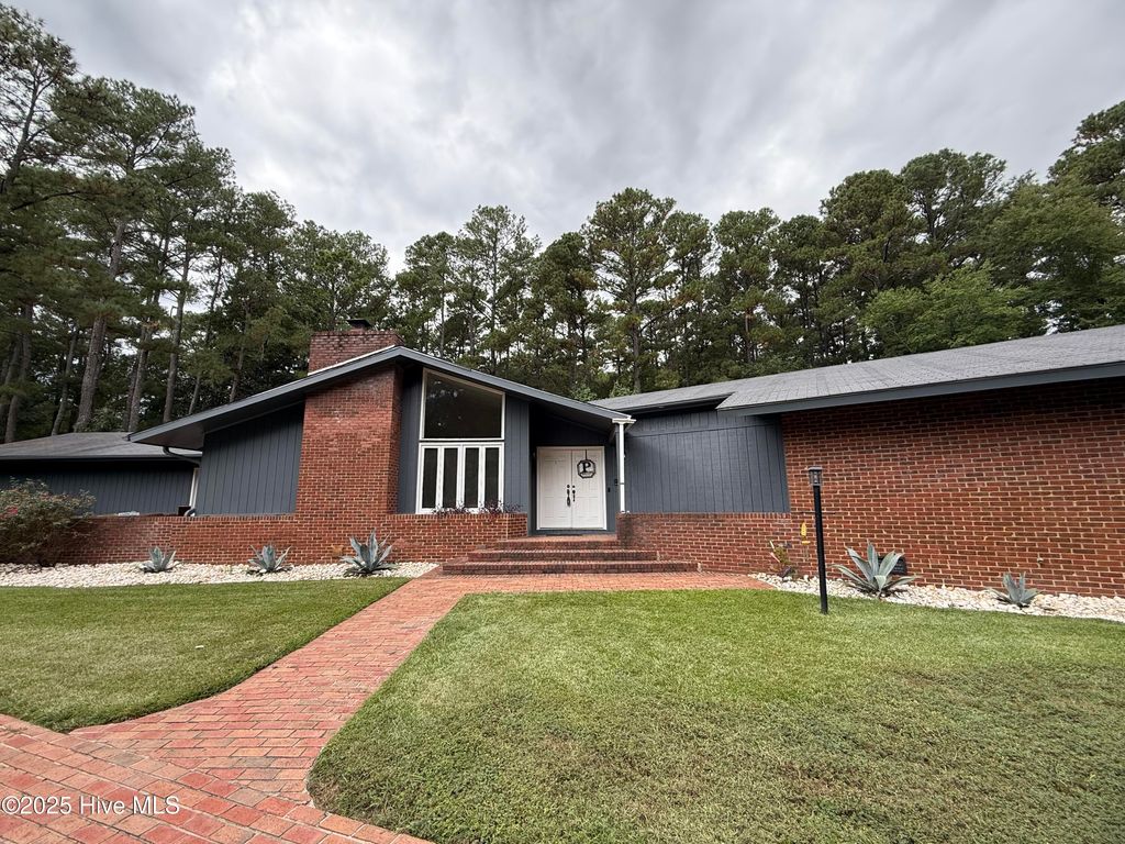 Photo of 407 Bundy Lane, Laurinburg, NC 28352 (MLS # 100534645)