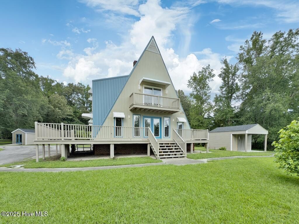 Photo of 211 Country Club Boulevard, Jacksonville, NC 28540 (MLS # 100519170)