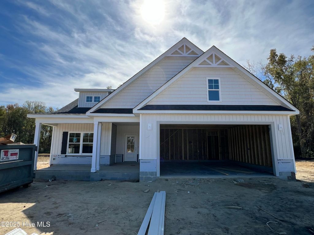 Photo of 402 Creeks Edge Drive, Pikeville, NC 27863 (MLS # 100535554)