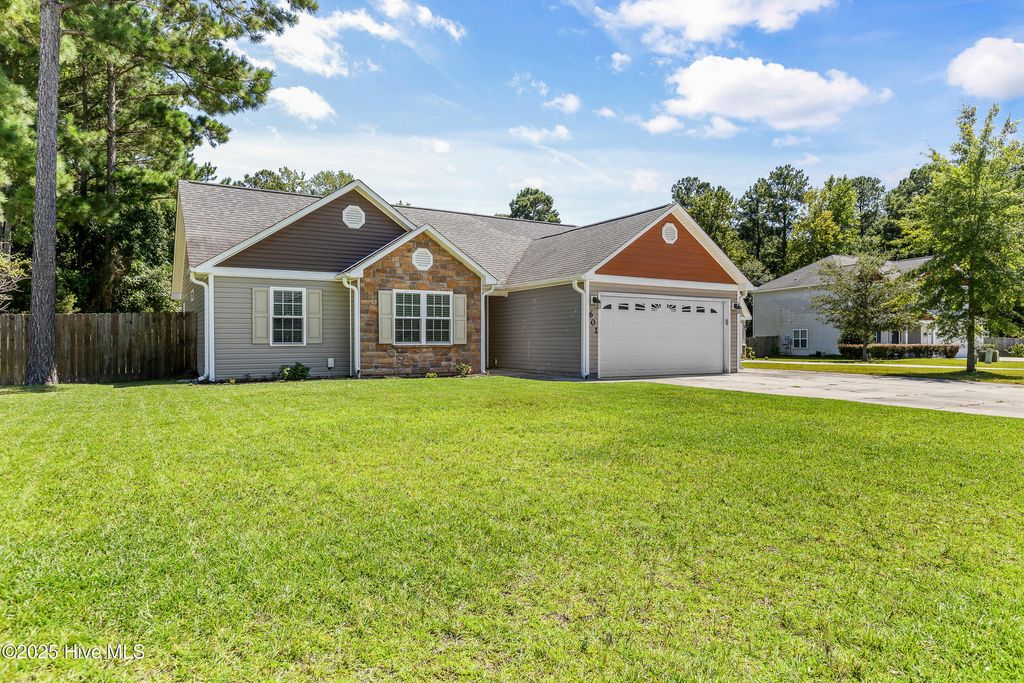 Photo of 601 Pine Thicket Lane, Jacksonville, NC 28546 (MLS # 100529005)