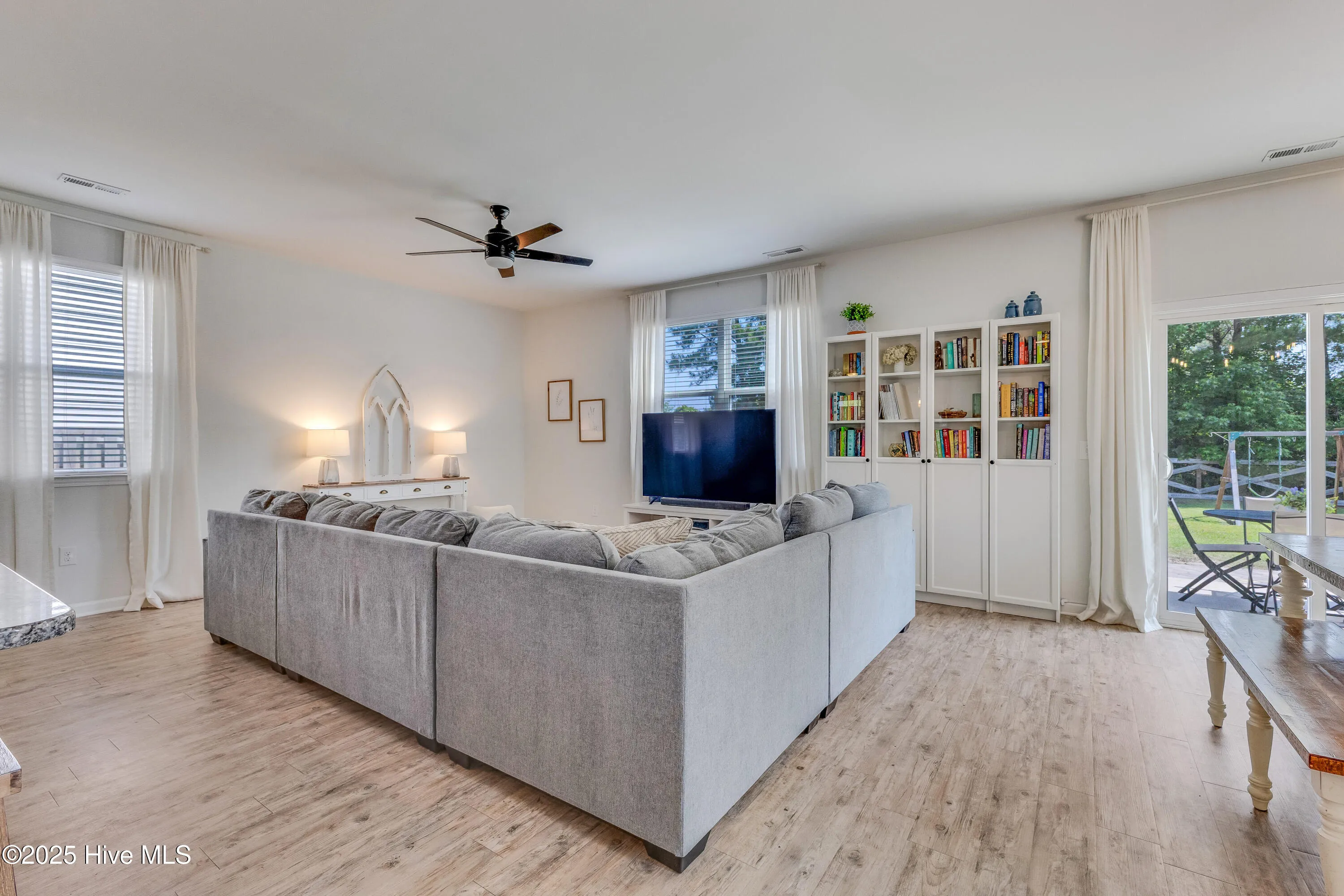 Leland, North Carolina 28451, United States, 4 Bedrooms Bedrooms, ,3 BathroomsBathrooms,Residential,Pending,133344