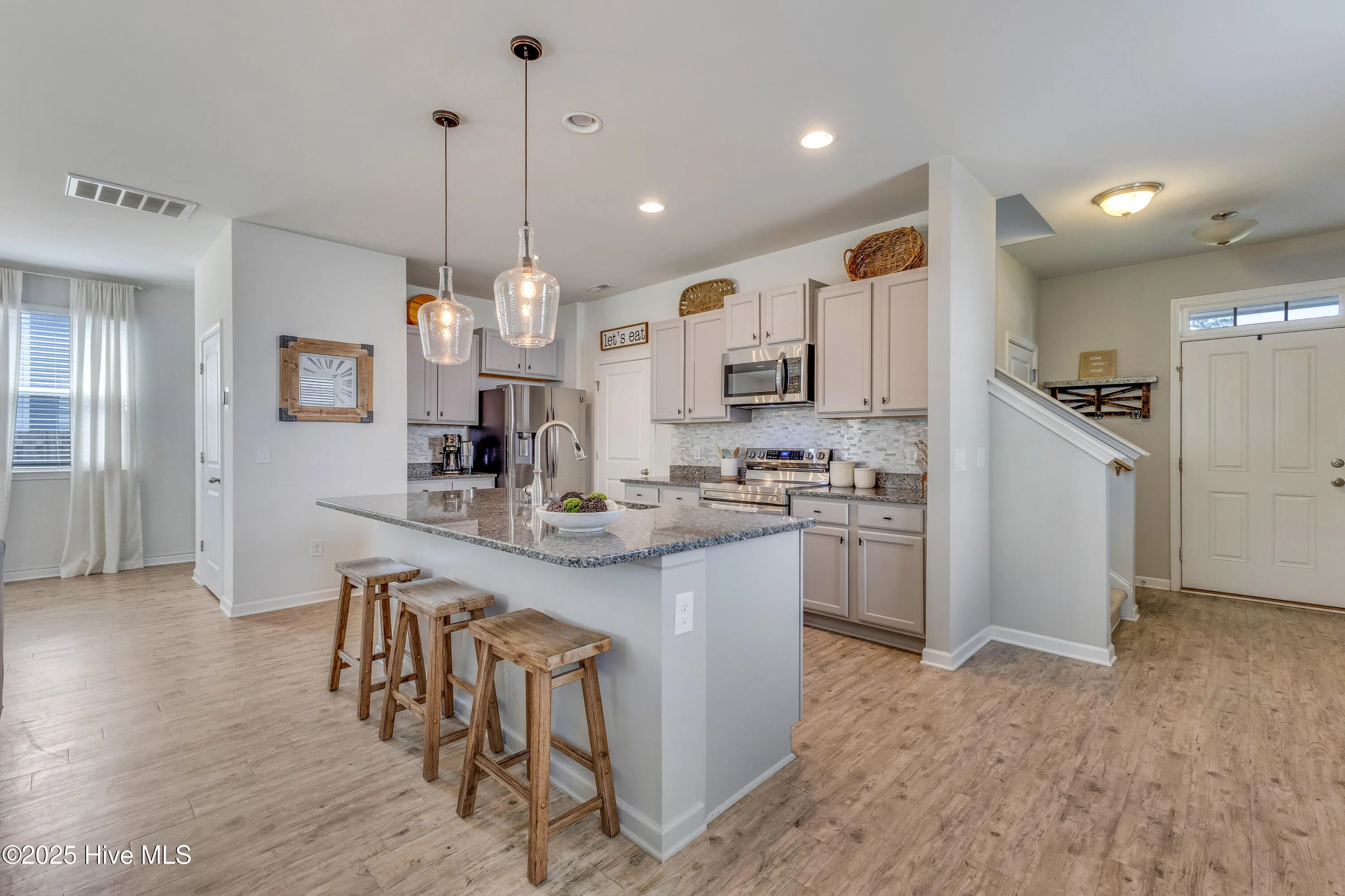 Leland, North Carolina 28451, United States, 4 Bedrooms Bedrooms, ,3 BathroomsBathrooms,Residential,Pending,133344