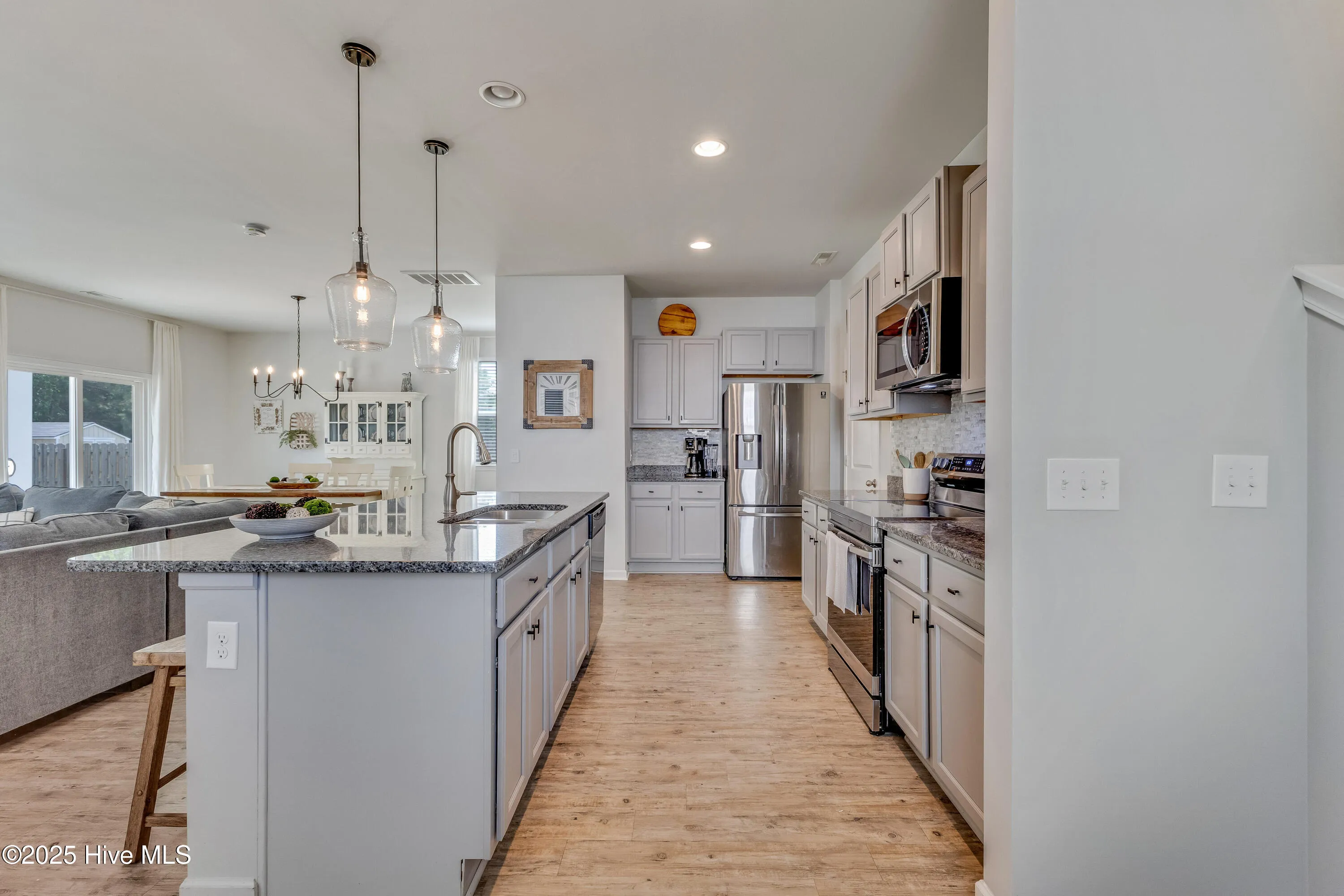 Leland, North Carolina 28451, United States, 4 Bedrooms Bedrooms, ,3 BathroomsBathrooms,Residential,Pending,133344