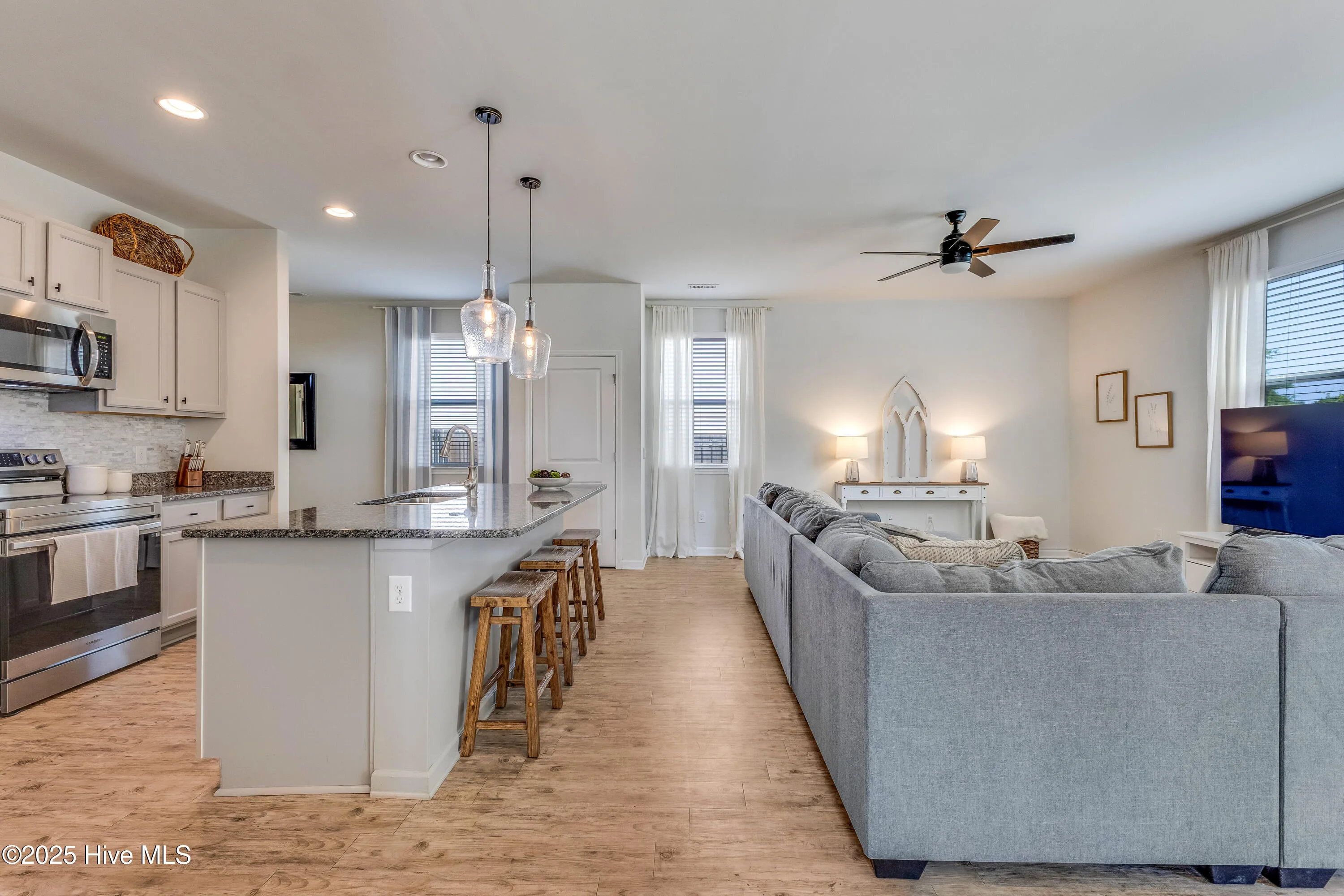 Leland, North Carolina 28451, United States, 4 Bedrooms Bedrooms, ,3 BathroomsBathrooms,Residential,Pending,133344