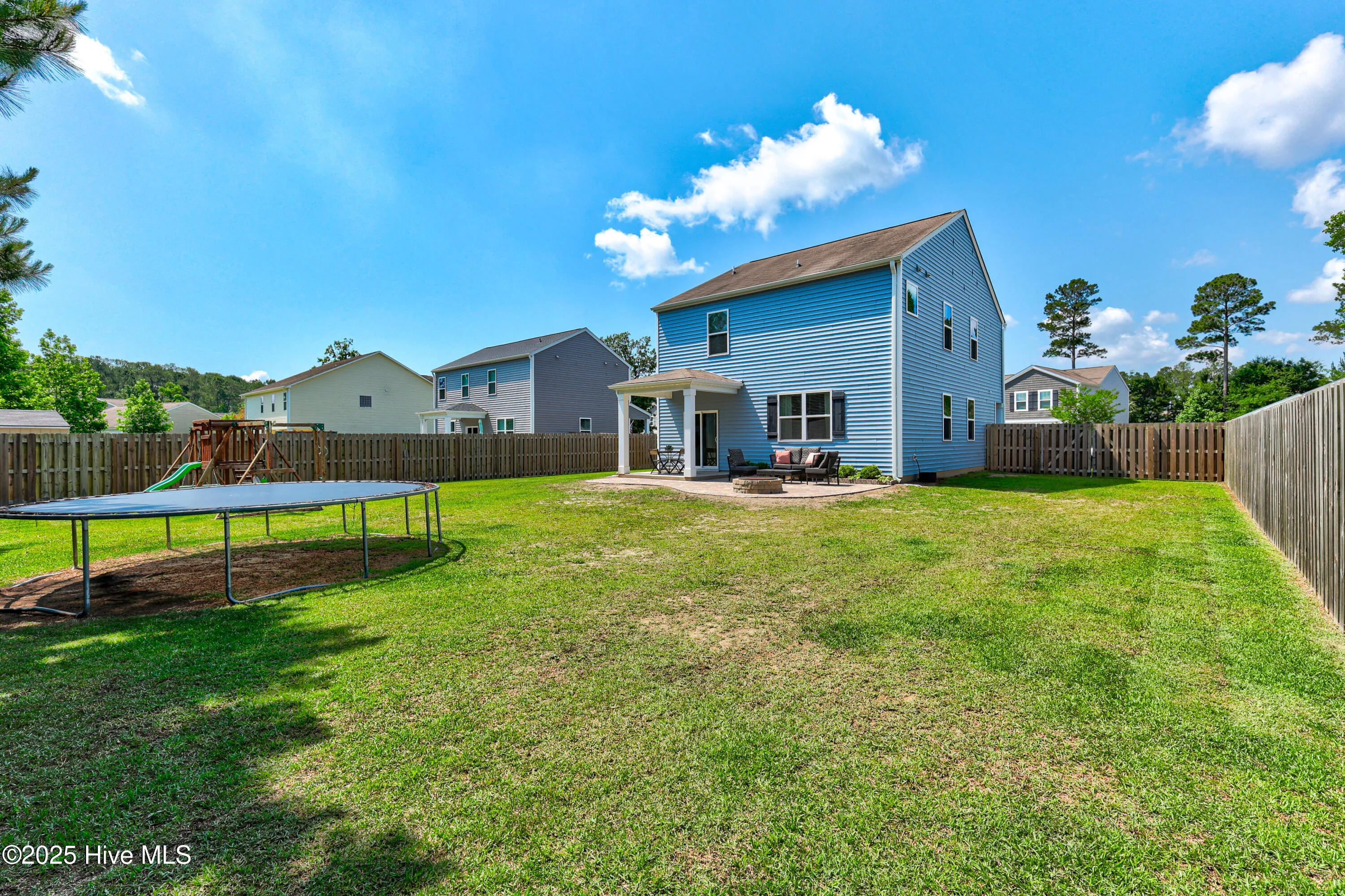 Leland, North Carolina 28451, United States, 4 Bedrooms Bedrooms, ,3 BathroomsBathrooms,Residential,Pending,133344
