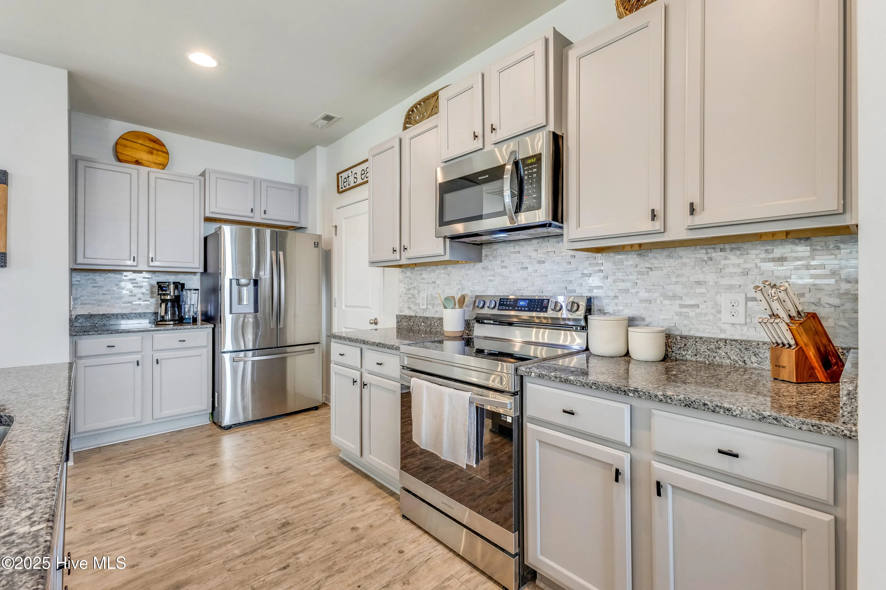 Leland, North Carolina 28451, United States, 4 Bedrooms Bedrooms, ,3 BathroomsBathrooms,Residential,Pending,133344