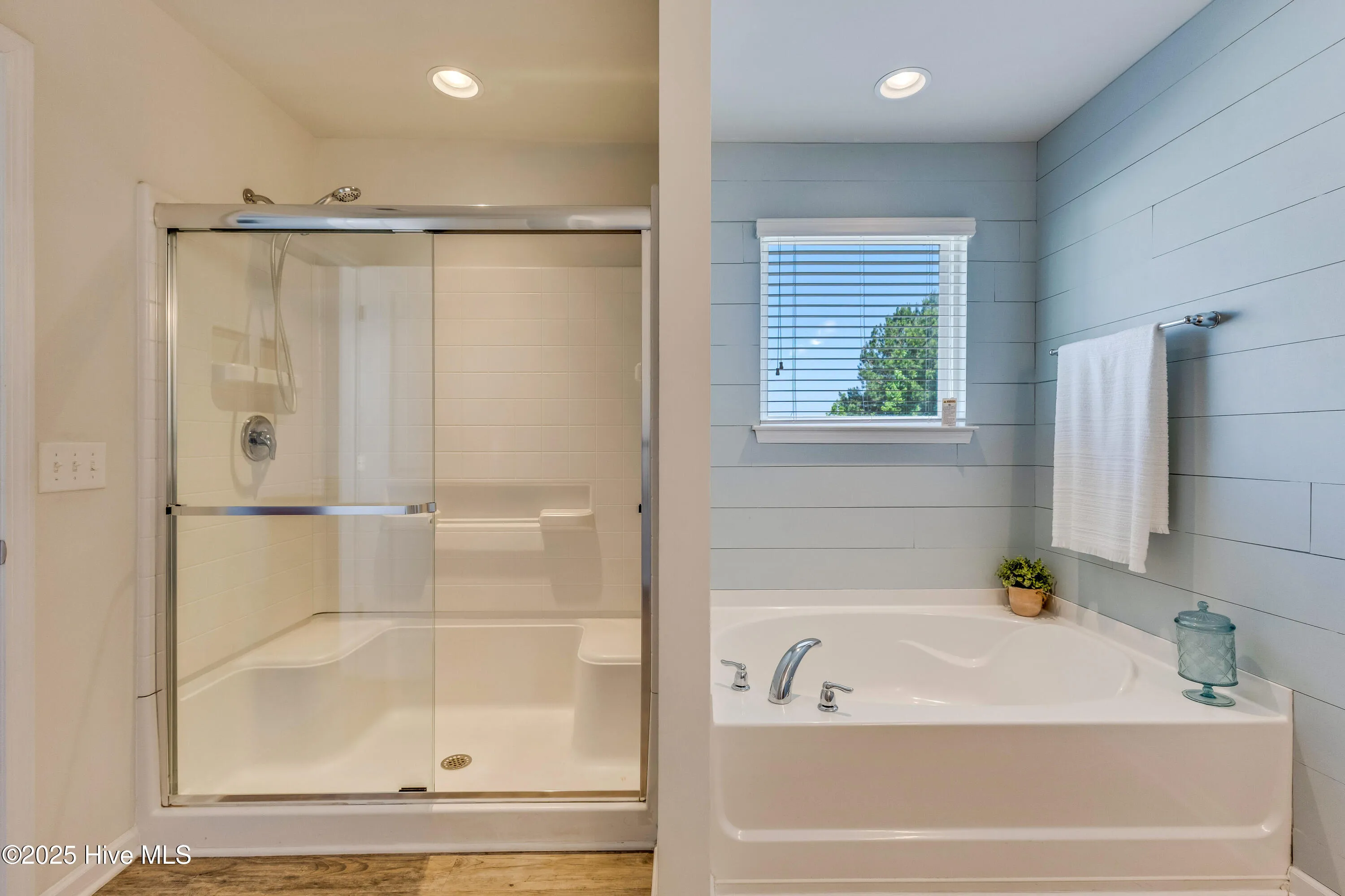 Leland, North Carolina 28451, United States, 4 Bedrooms Bedrooms, ,3 BathroomsBathrooms,Residential,Pending,133344