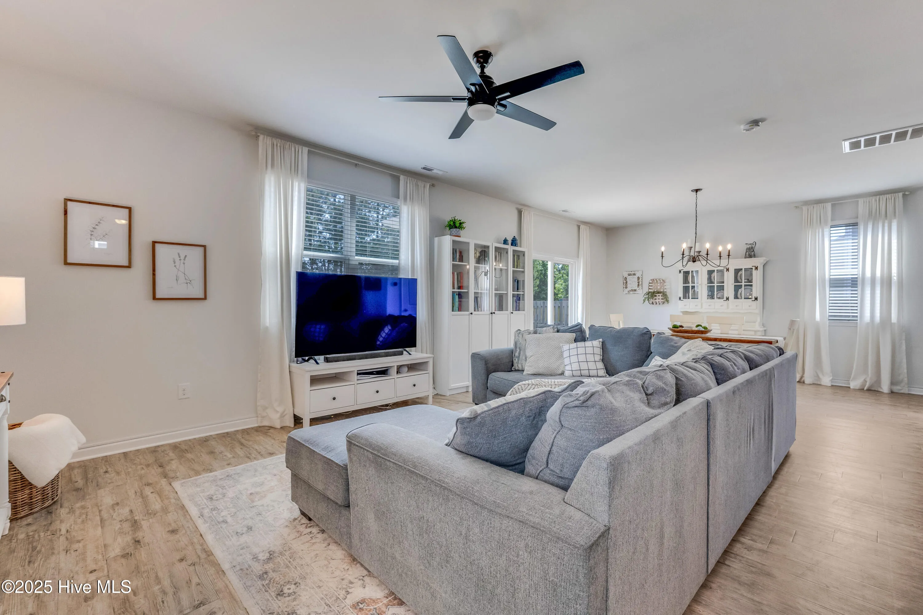 Leland, North Carolina 28451, United States, 4 Bedrooms Bedrooms, ,3 BathroomsBathrooms,Residential,Pending,133344