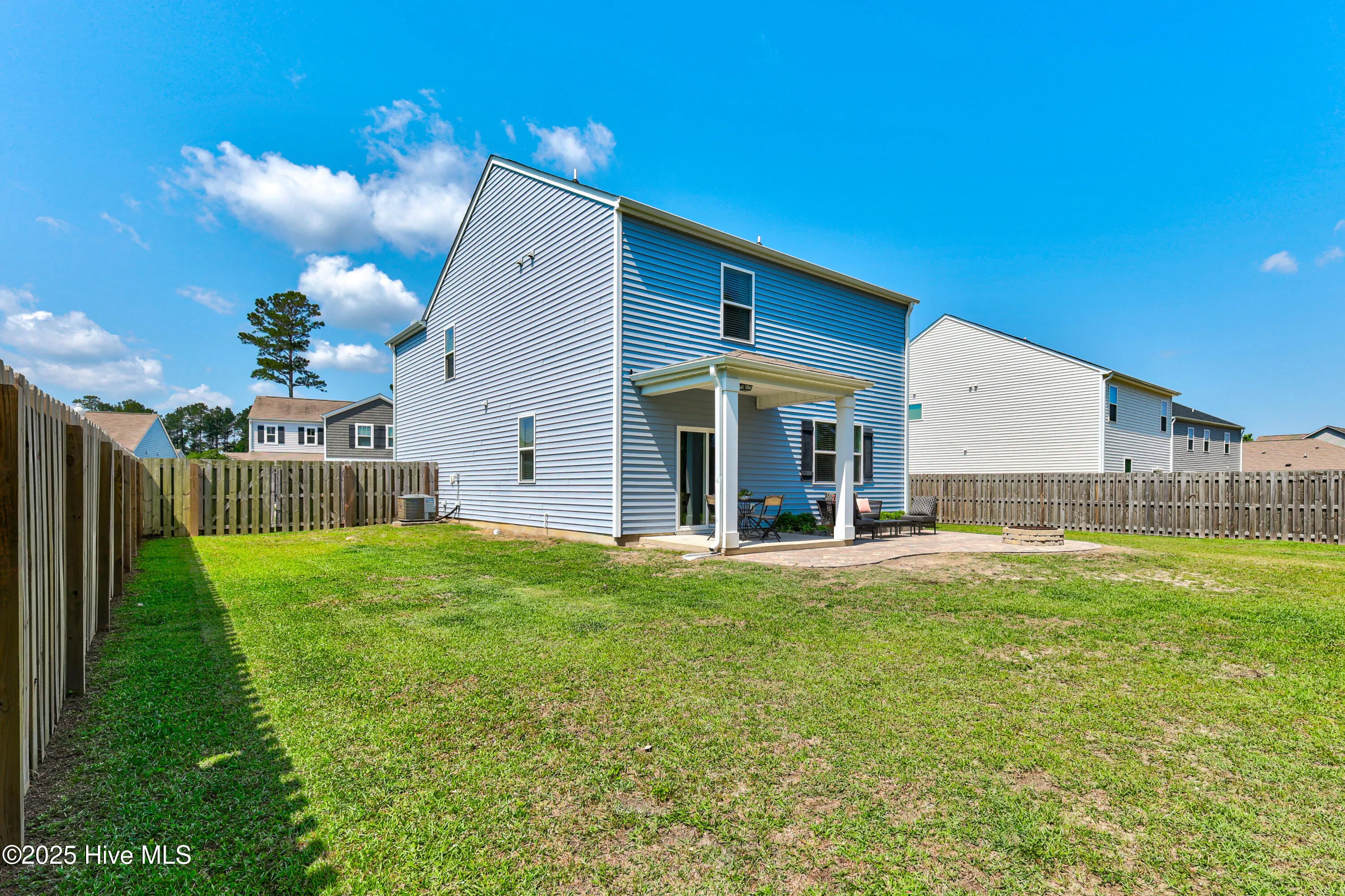 Leland, North Carolina 28451, United States, 4 Bedrooms Bedrooms, ,3 BathroomsBathrooms,Residential,Pending,133344
