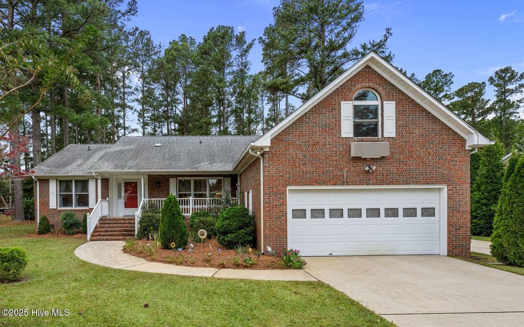 Photo of 315 N Carolina Drive, New Bern, NC 28562 (MLS # 100538464)