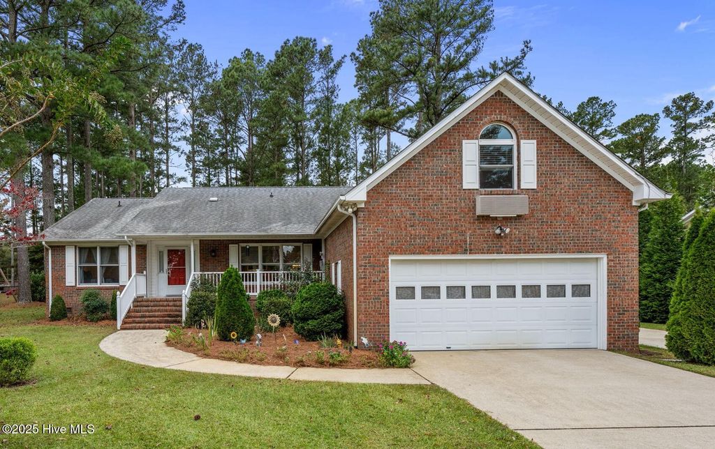 Photo of 315 N Carolina Drive, New Bern, NC 28562 (MLS # 100538464)