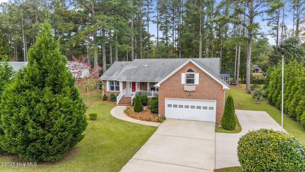 Photo of 315 N Carolina Drive, New Bern, NC 28562 (MLS # 100538464)