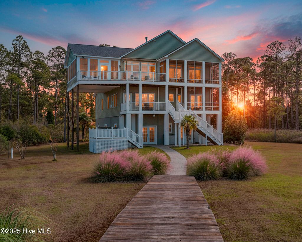 Photo of 307 Paradox Point Drive, Aurora, NC 27806 (MLS # 100537175)