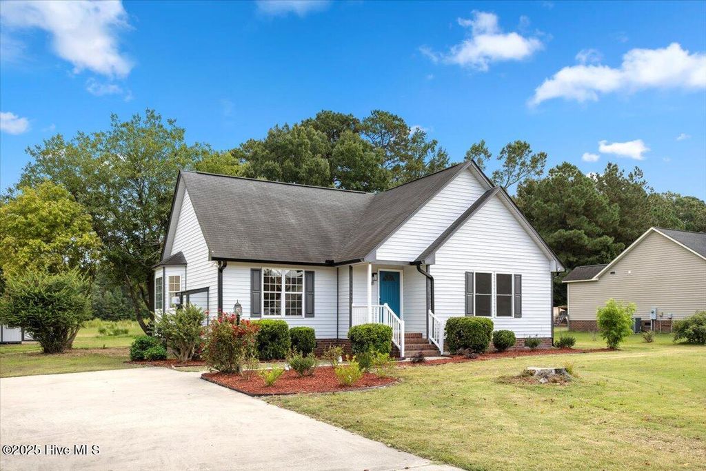 Photo of 559 Eagles Nest Road, Grimesland, NC 27837 (MLS # 100531168)