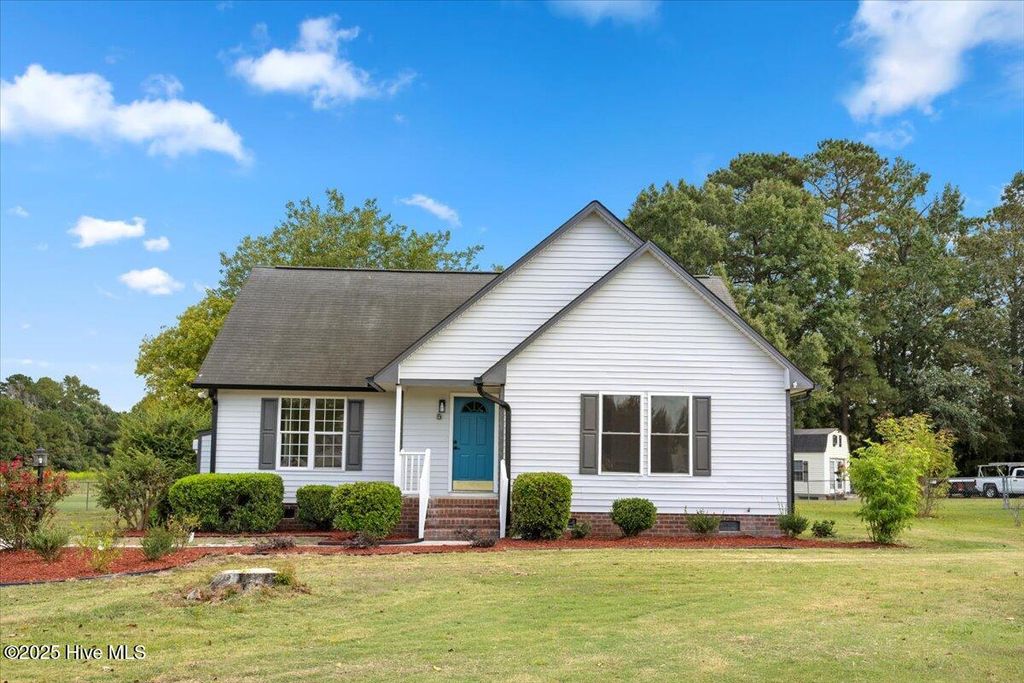 Photo of 559 Eagles Nest Road, Grimesland, NC 27837 (MLS # 100531168)