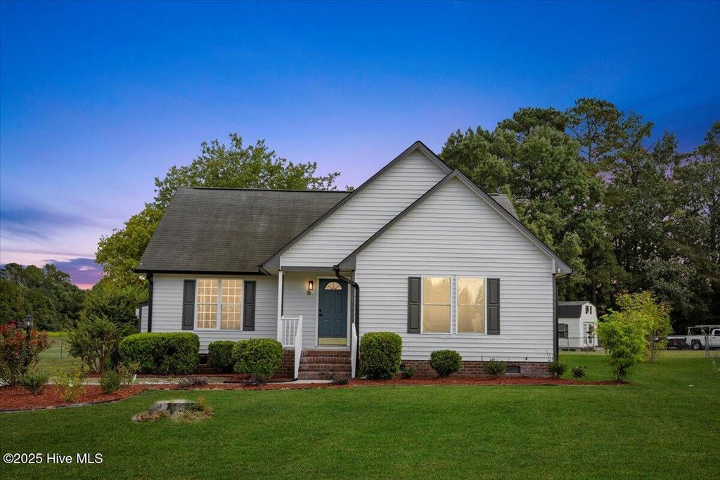Photo of 559 Eagles Nest Road, Grimesland, NC 27837 (MLS # 100531168)