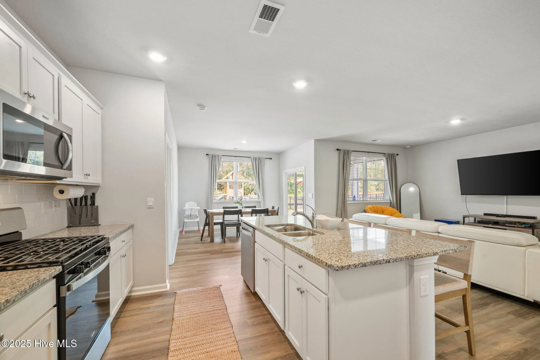 Leland, North Carolina 28451, United States, 3 Bedrooms Bedrooms, ,2 BathroomsBathrooms,Residential,Active,160068