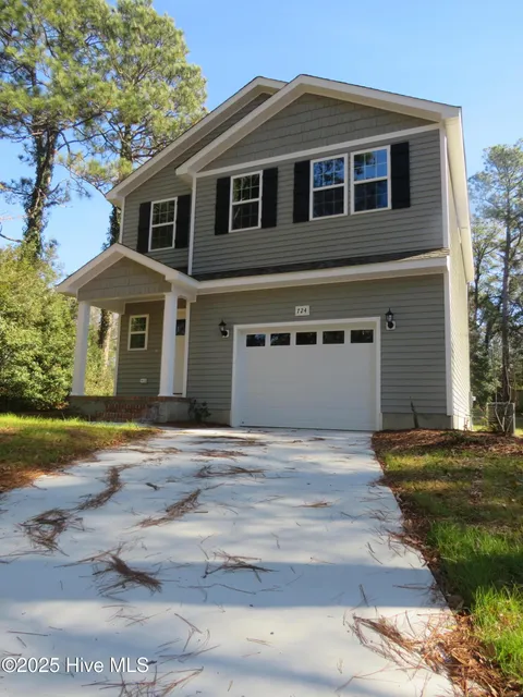 724 N Chapin Road, Aberdeen, NC 28315 - #: 100467418