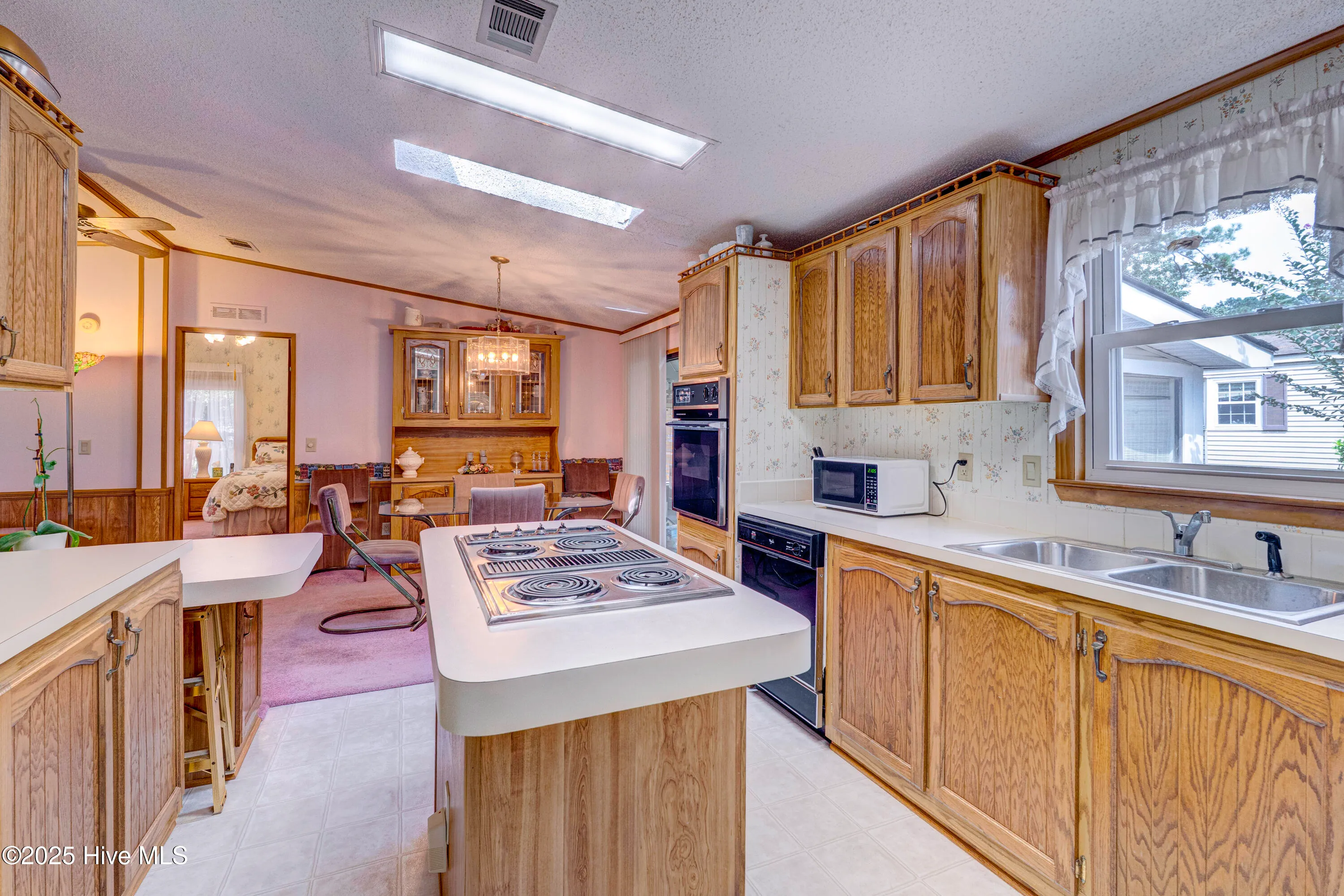 Hampstead, North Carolina 28443, United States, 3 Bedrooms Bedrooms, ,2 BathroomsBathrooms,Residential,Active,215486