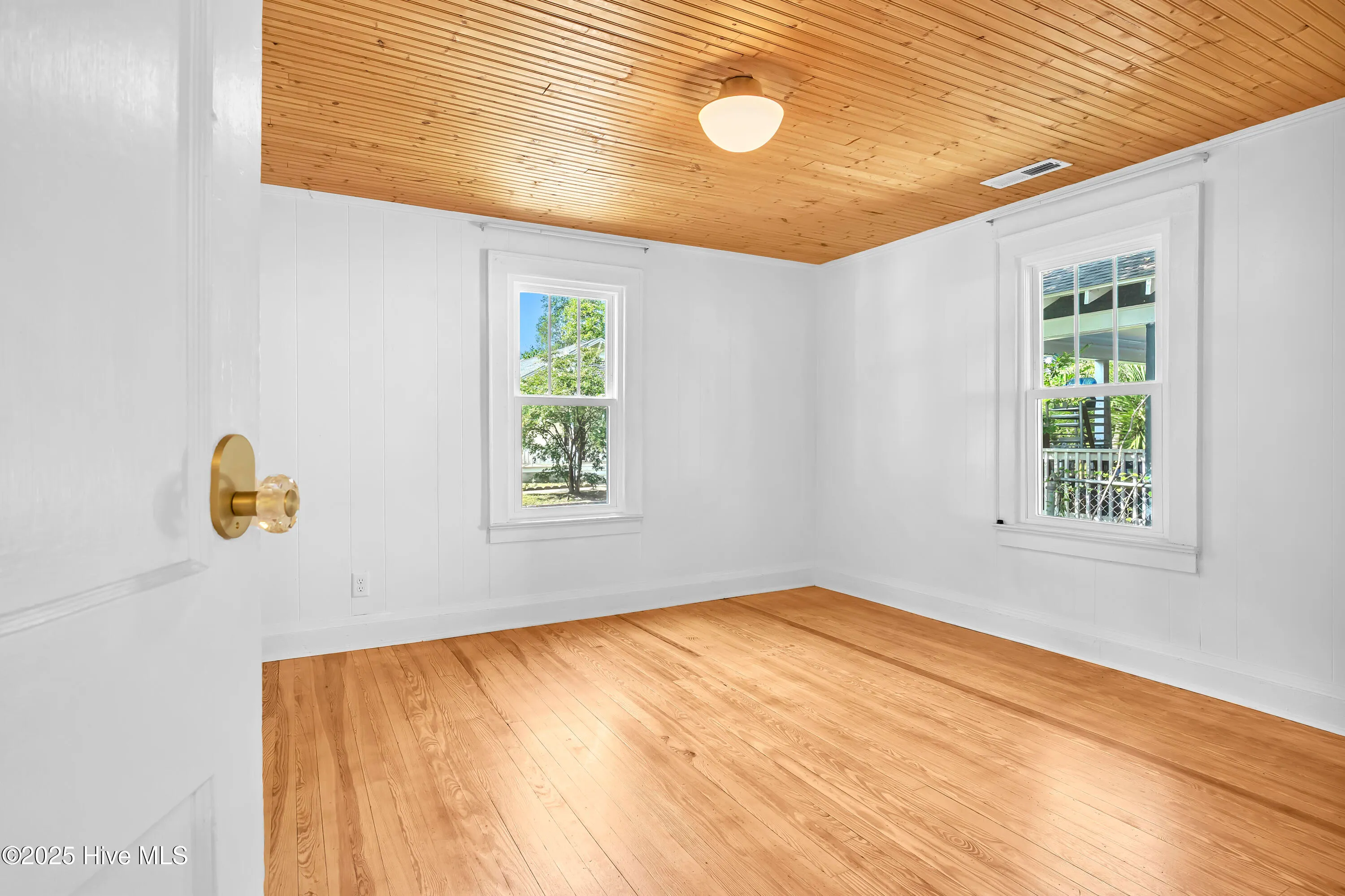 Wilmington, North Carolina 28403, United States, 4 Bedrooms Bedrooms, ,2 BathroomsBathrooms,Residential,Pending,185223