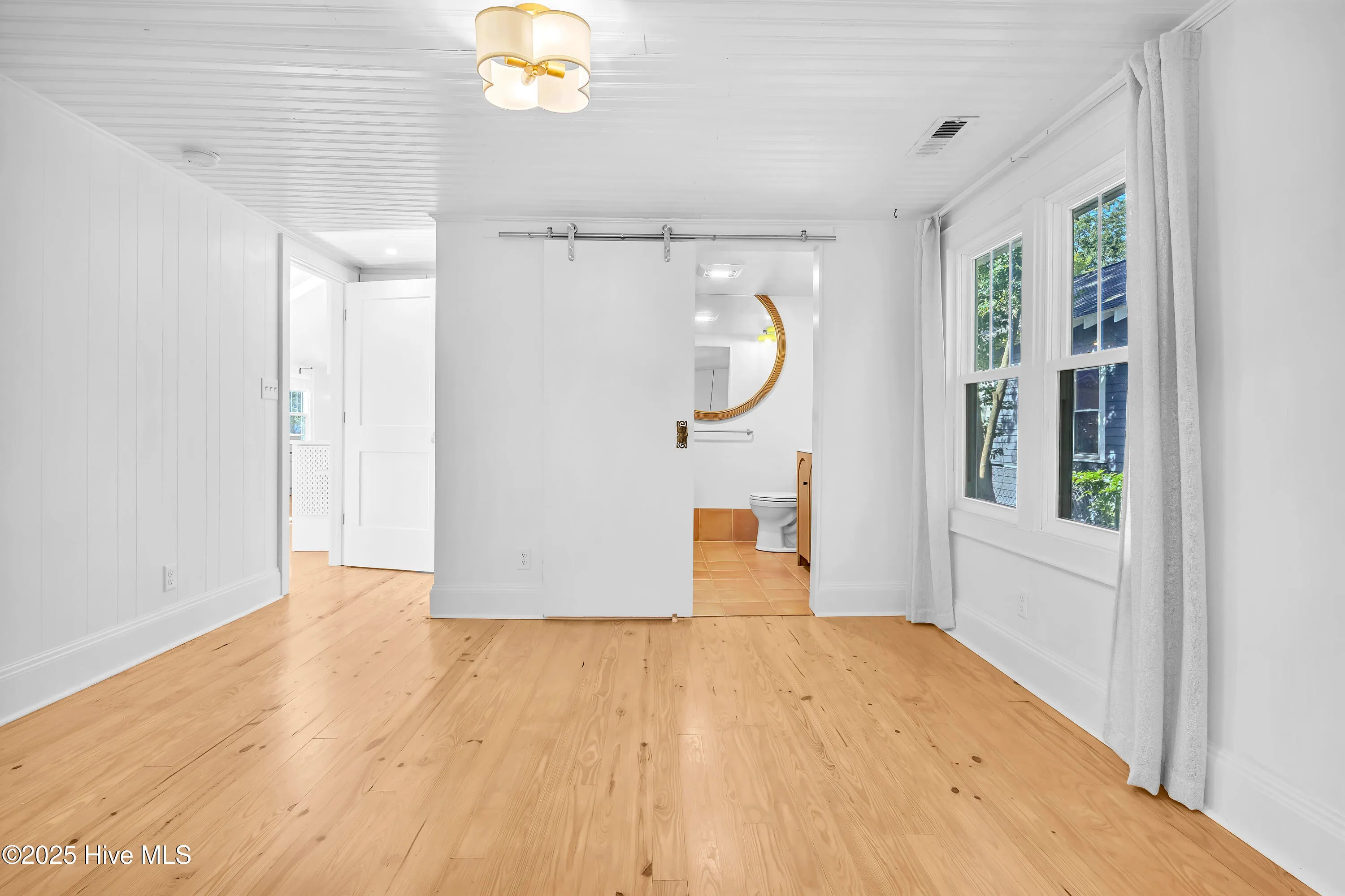 Wilmington, North Carolina 28403, United States, 4 Bedrooms Bedrooms, ,2 BathroomsBathrooms,Residential,Pending,185223