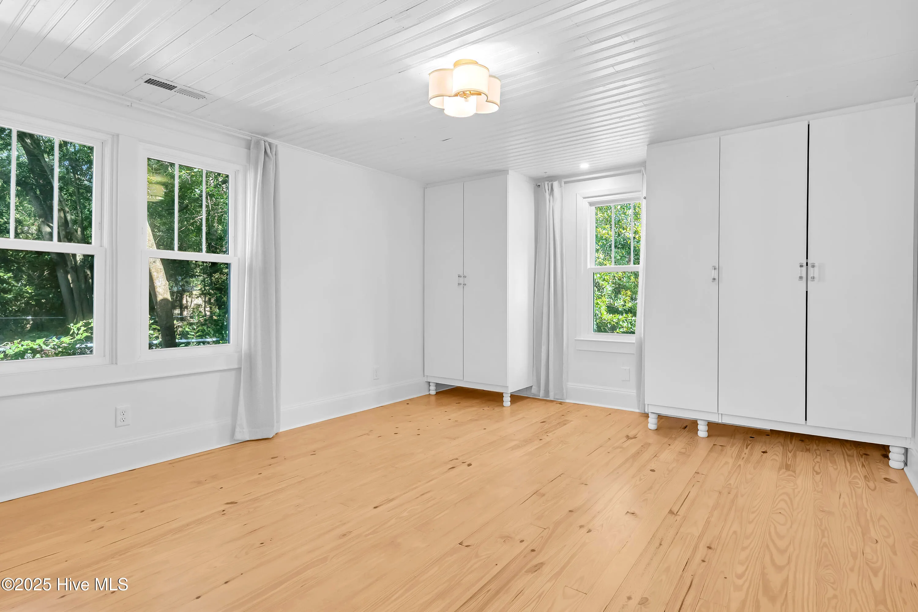 Wilmington, North Carolina 28403, United States, 4 Bedrooms Bedrooms, ,2 BathroomsBathrooms,Residential,Pending,185223