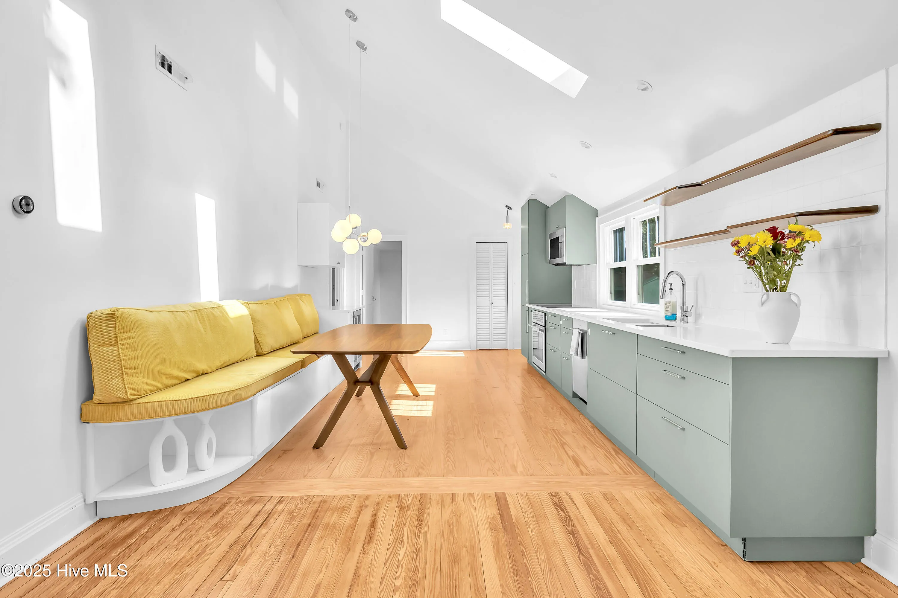 Wilmington, North Carolina 28403, United States, 4 Bedrooms Bedrooms, ,2 BathroomsBathrooms,Residential,Pending,185223