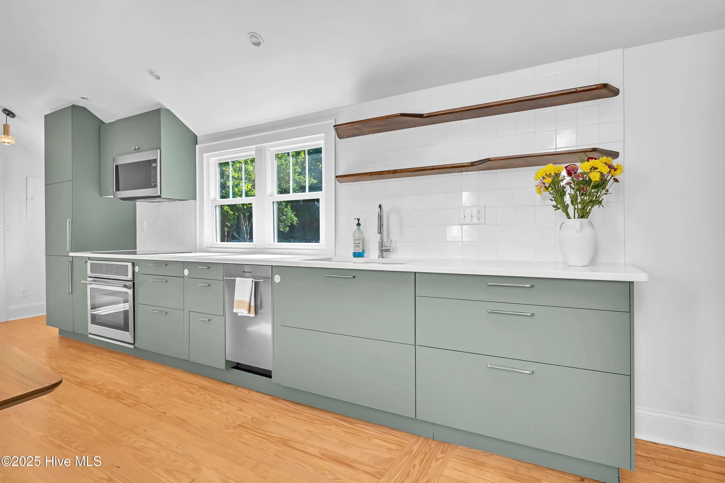 Wilmington, North Carolina 28403, United States, 4 Bedrooms Bedrooms, ,2 BathroomsBathrooms,Residential,Pending,185223