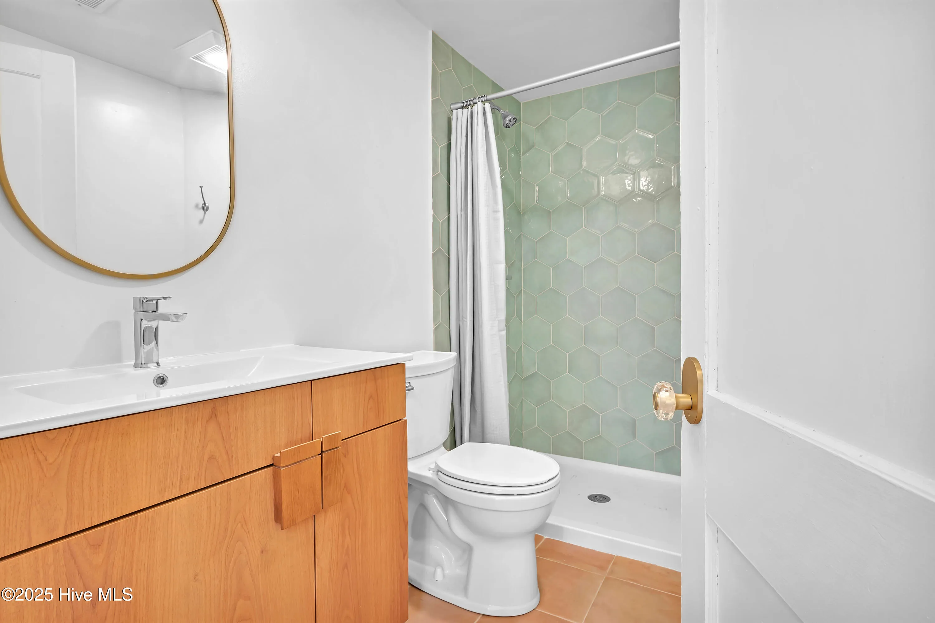 Wilmington, North Carolina 28403, United States, 4 Bedrooms Bedrooms, ,2 BathroomsBathrooms,Residential,Pending,185223