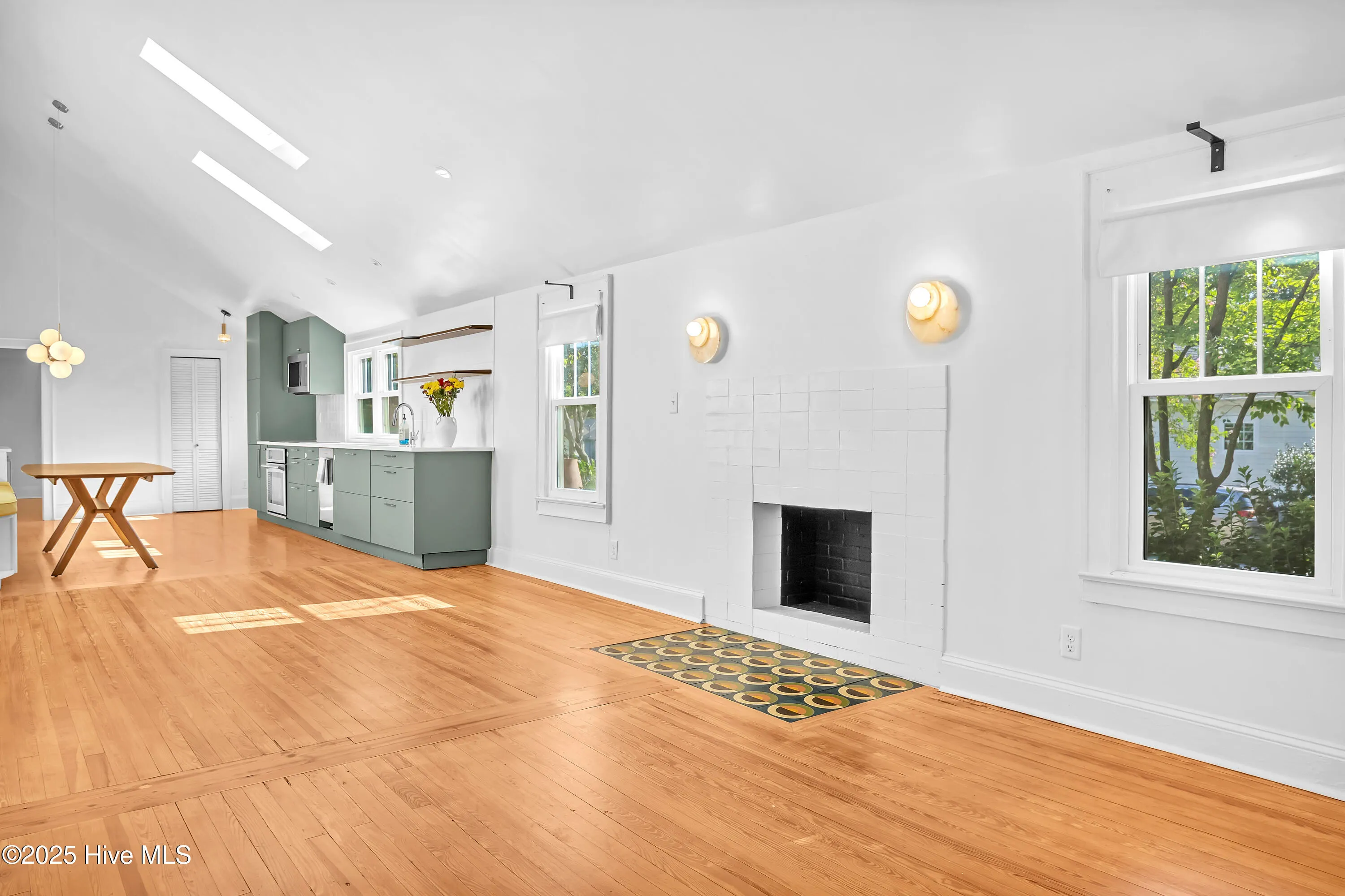 Wilmington, North Carolina 28403, United States, 4 Bedrooms Bedrooms, ,2 BathroomsBathrooms,Residential,Pending,185223