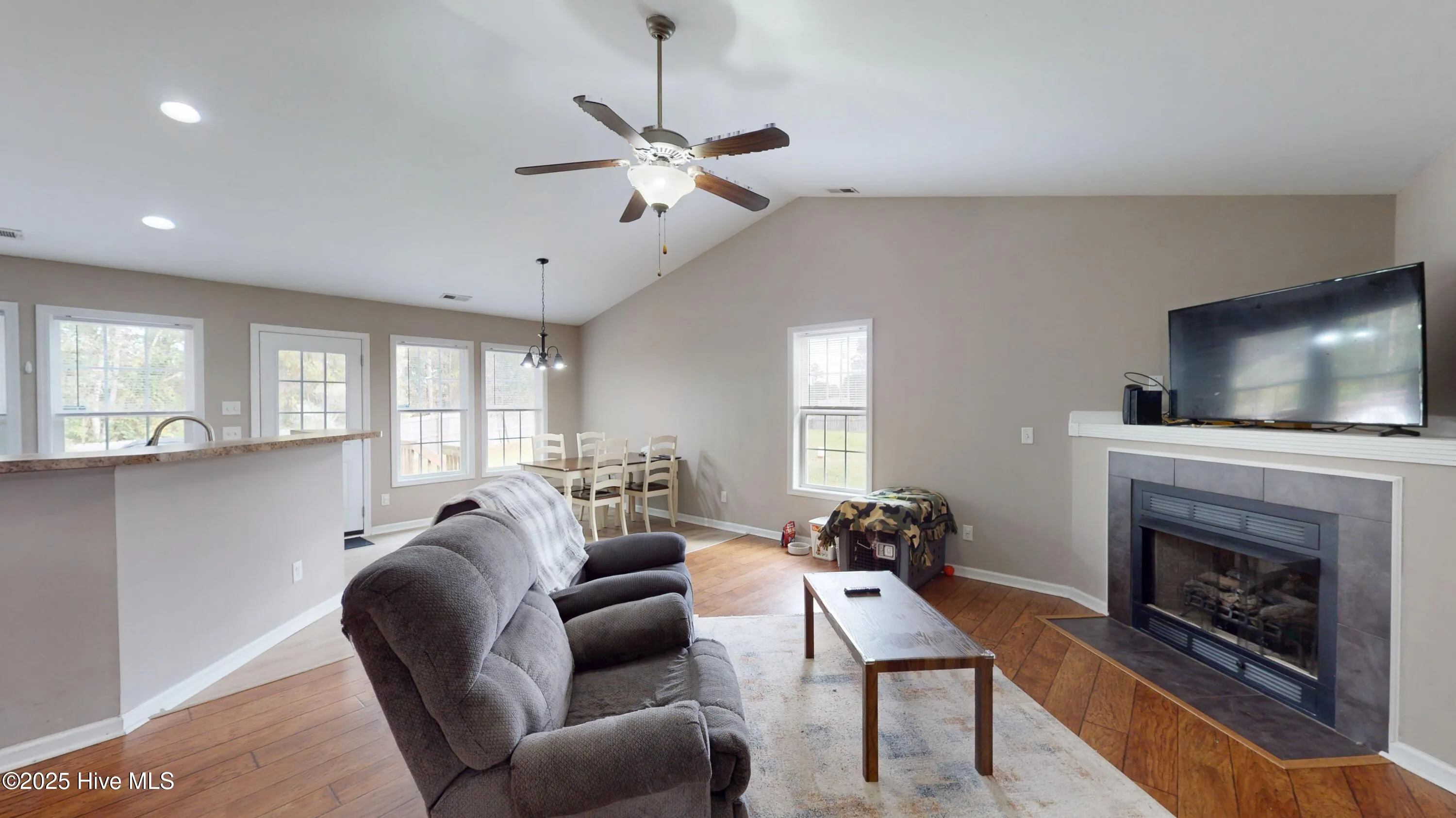 Richlands, North Carolina 28574, United States, 3 Bedrooms Bedrooms, ,2 BathroomsBathrooms,Residential,Active,235291