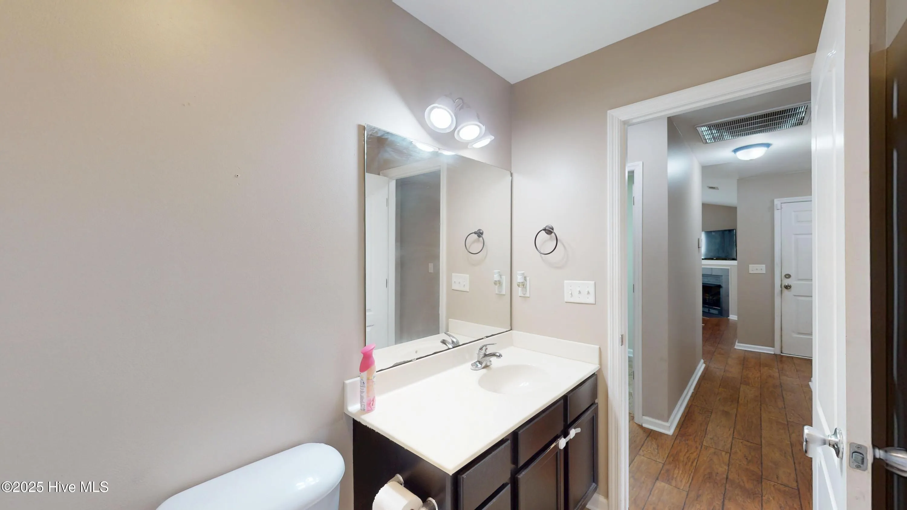 Richlands, North Carolina 28574, United States, 3 Bedrooms Bedrooms, ,2 BathroomsBathrooms,Residential,Active,235291