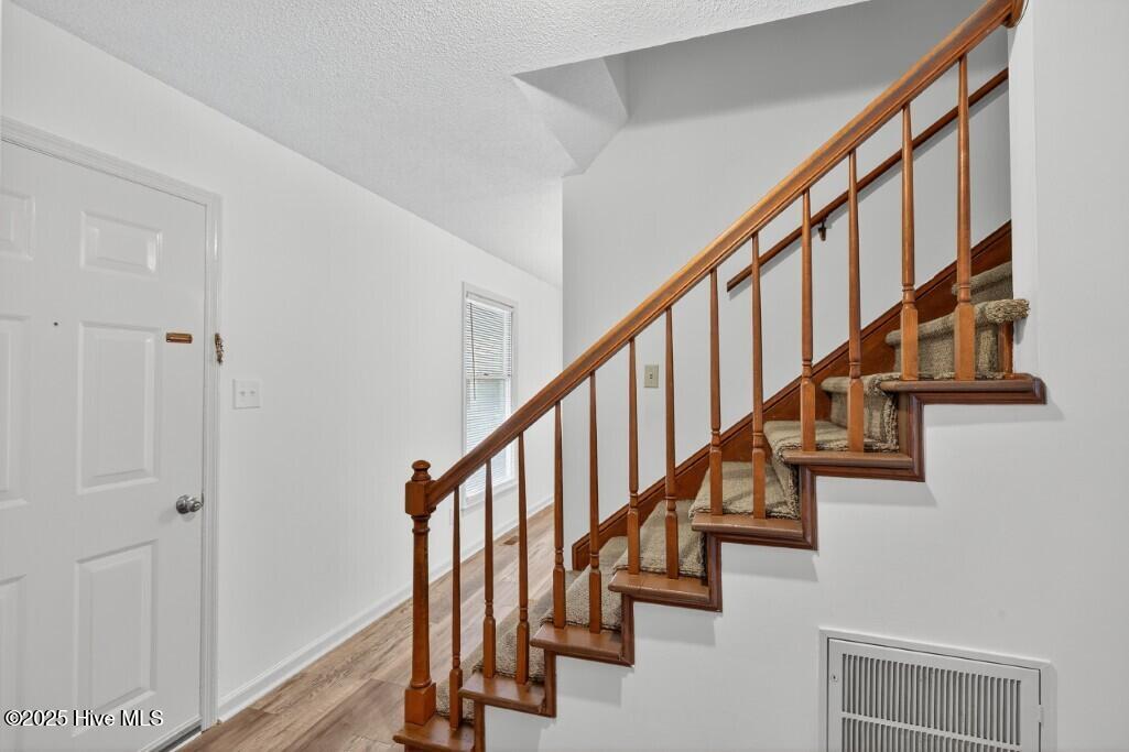 110 Stonebridge Trail