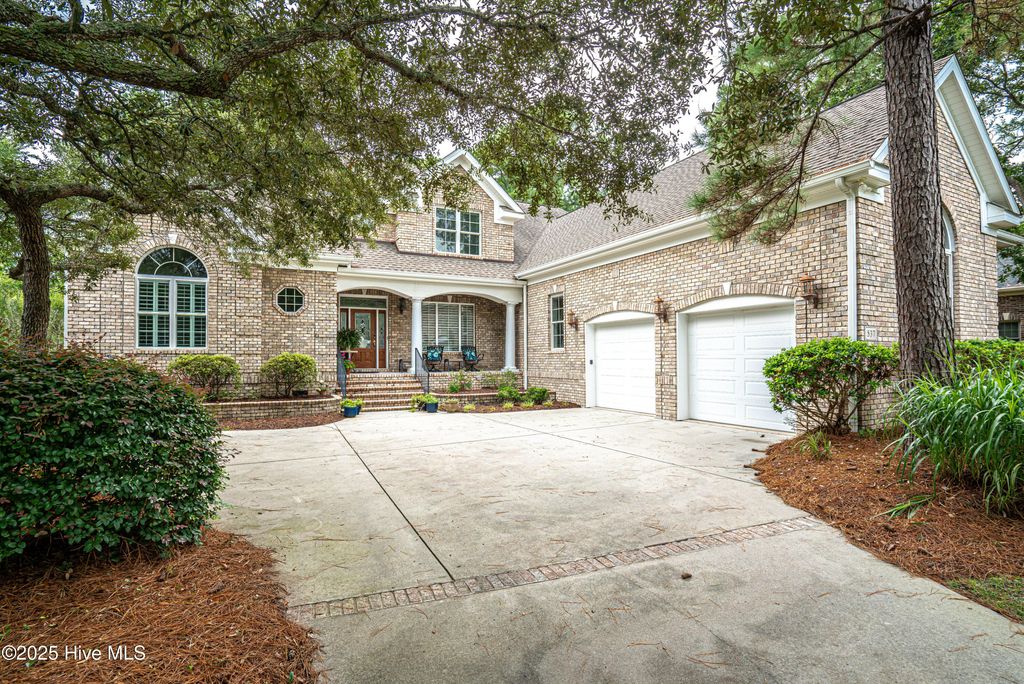 Photo of 537 Gladstone Circle SW, Ocean Isle Beach, NC 28469 (MLS # 100525111)