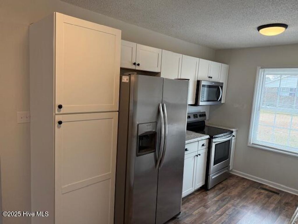 Photo of 625 Winchester Road, Jacksonville, NC 28546 (MLS # 100544037)