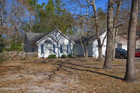 A home in Sneads Ferry