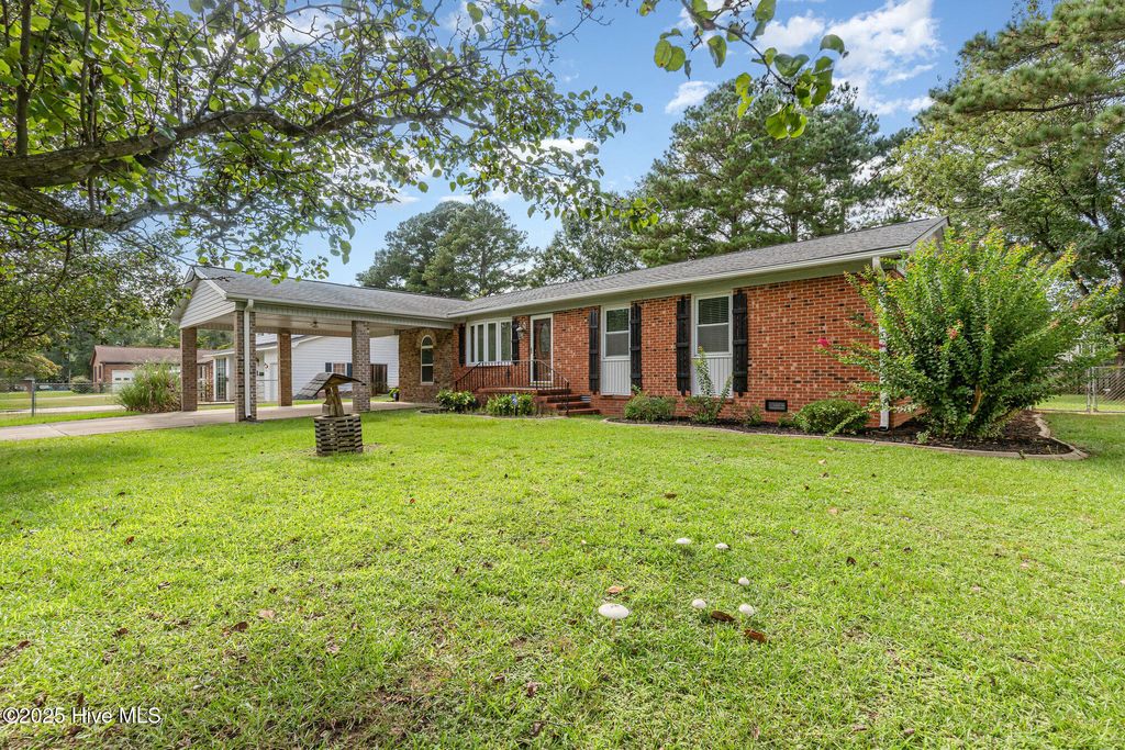 Photo of 125 Sandy Drive, Goldsboro, NC 27534 (MLS # 100524359)