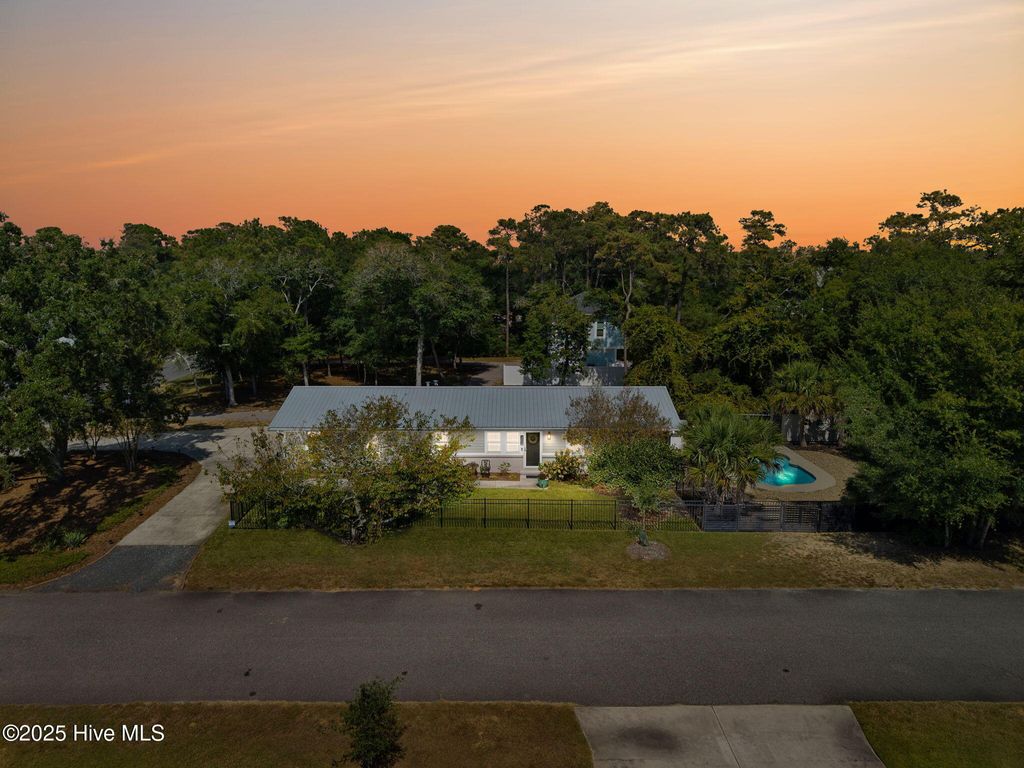Photo of 202 NE 40th Street, Oak Island, NC 28465 (MLS # 100533111)