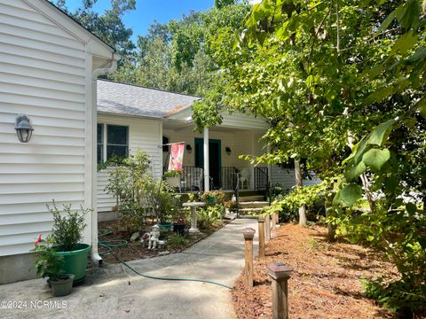 A home in Pine Knoll Shores