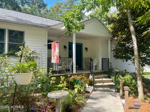 A home in Pine Knoll Shores