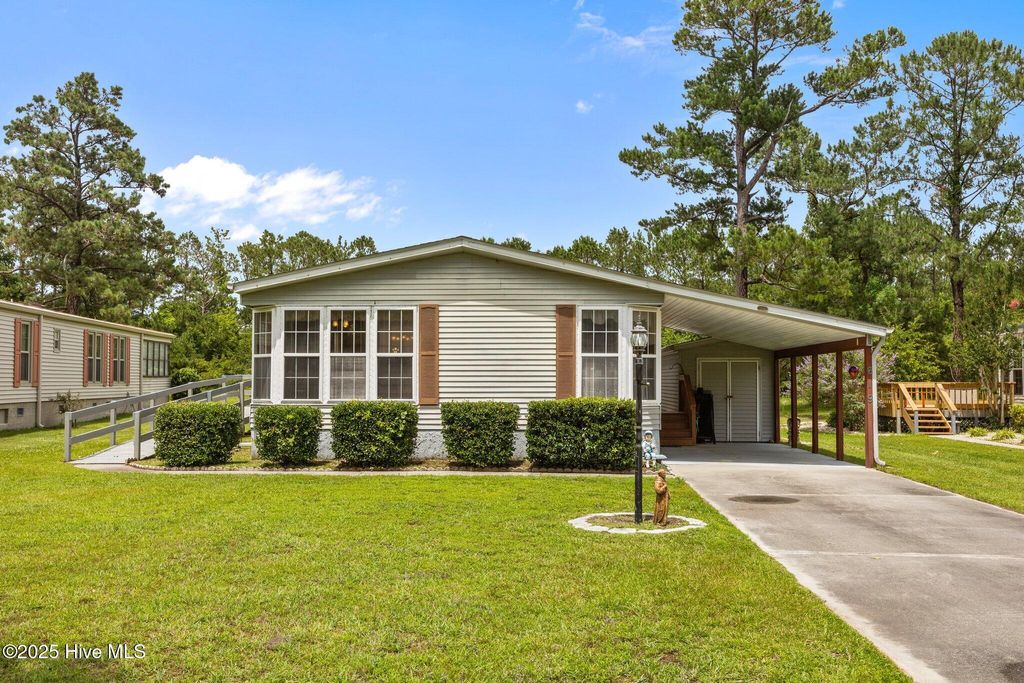 Photo of 619 Outrigger Court, Hampstead, NC 28443 (MLS # 100514117)