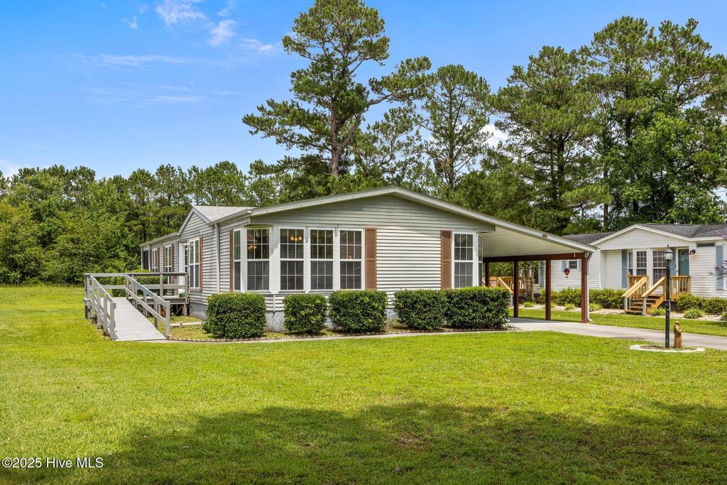 Photo of 619 Outrigger Court, Hampstead, NC 28443 (MLS # 100514117)