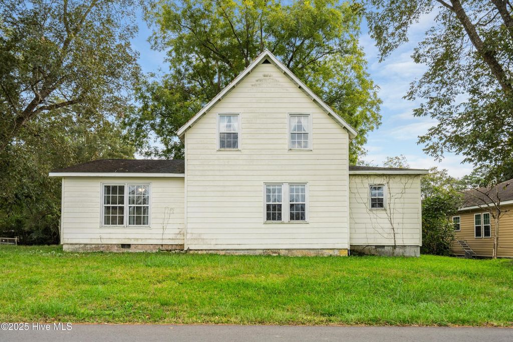 Photo of 705 Sixth Street, Maysville, NC 28555 (MLS # 100535712)