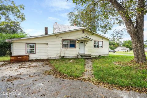 705 Sixth Street Maysville NC 28555