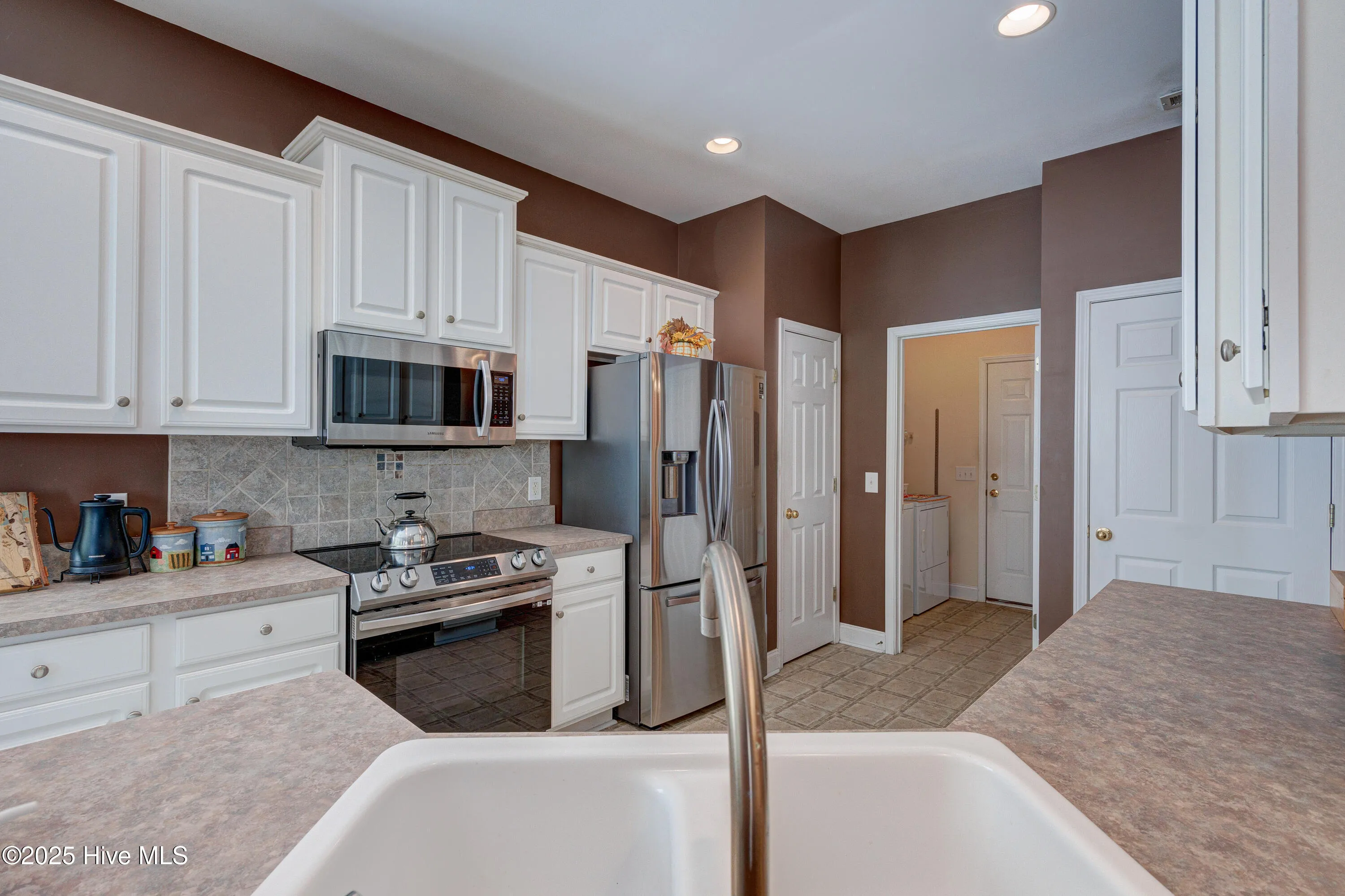 Hampstead, North Carolina 28443, United States, 3 Bedrooms Bedrooms, ,2 BathroomsBathrooms,Residential,Active,225535